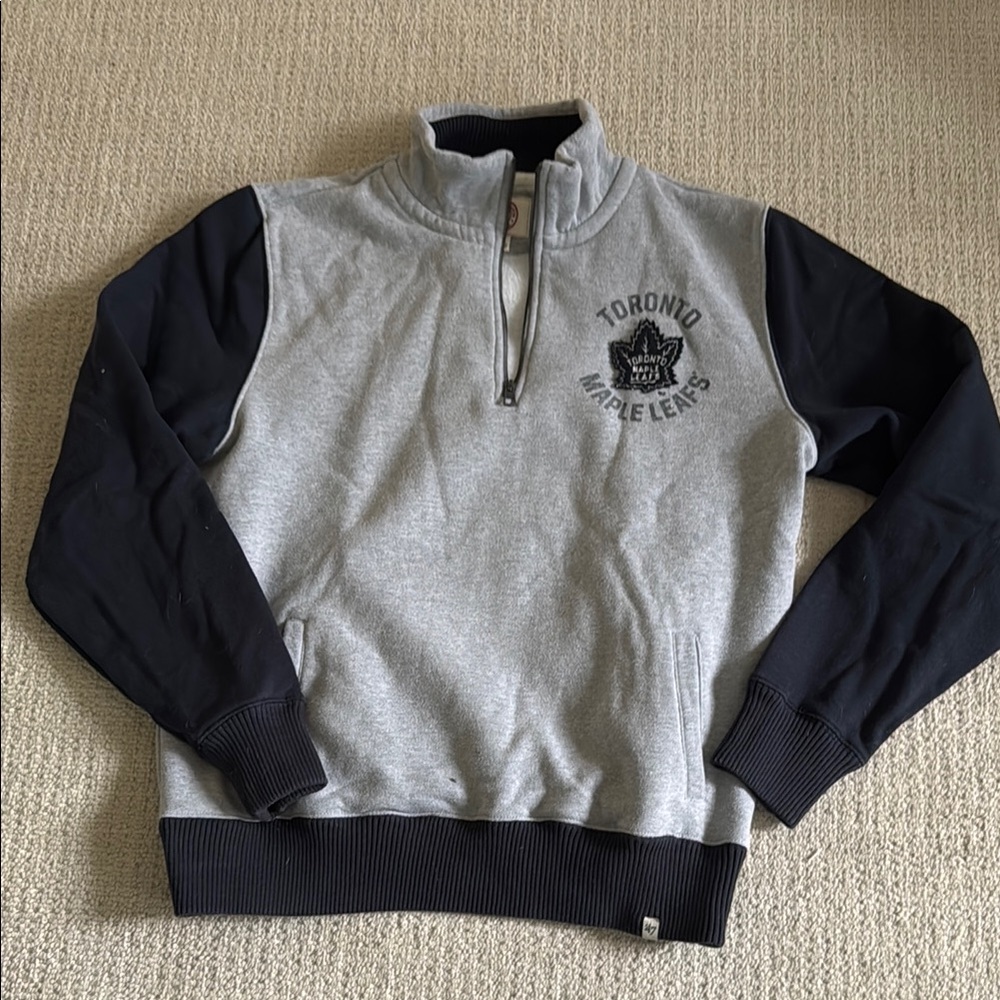 Toronto Maple Leafs Gray and Navy 1/4 zip Sweater, sz L